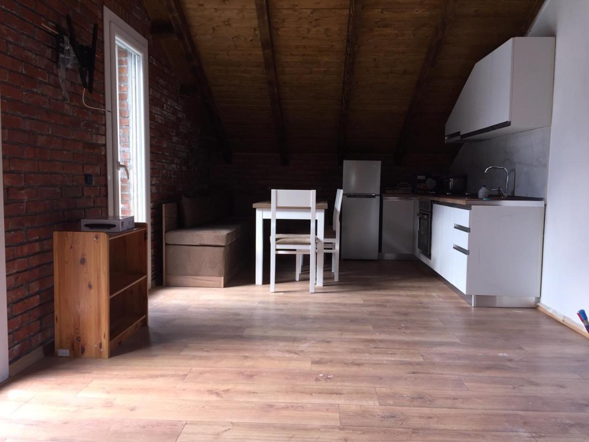 Borealis Guest House Koman Esterno foto