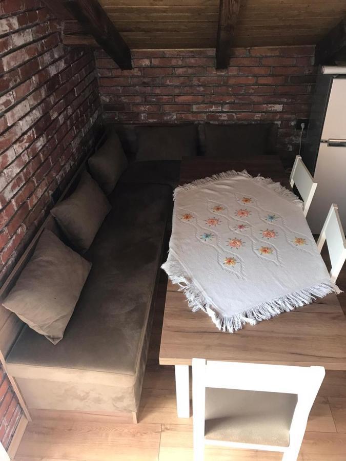 Borealis Guest House Koman Esterno foto